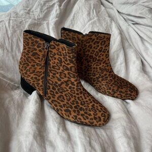 Leopard print Clarks boot size 9.5 Wide